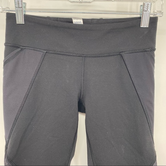 Ivivva by Lululemon Girls cropped Leggings with Mesh Detail - Picture 3 of 6